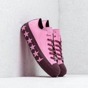 NEW Converse X Miley Cyrus Chuck Taylor All Star